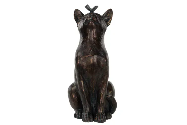 Statue: Katt med sommerfugl på nesa